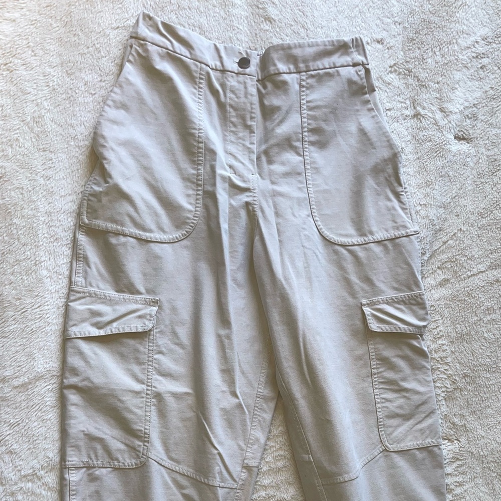 Women’s Lululemon Light Utilitech Cargo Pocket High-Rise Pant